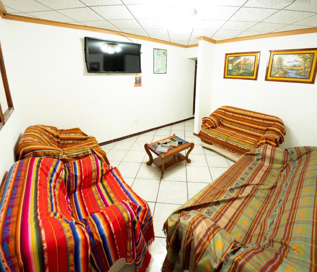 Mashy'S Hostal Otavalo Buitenkant foto