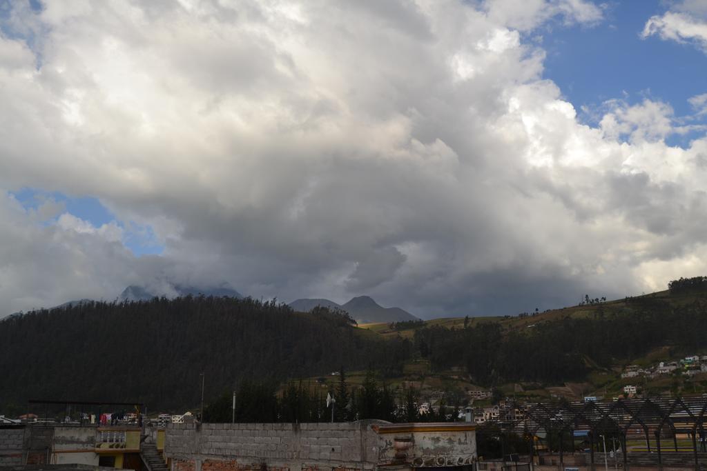 Mashy'S Hostal Otavalo Buitenkant foto
