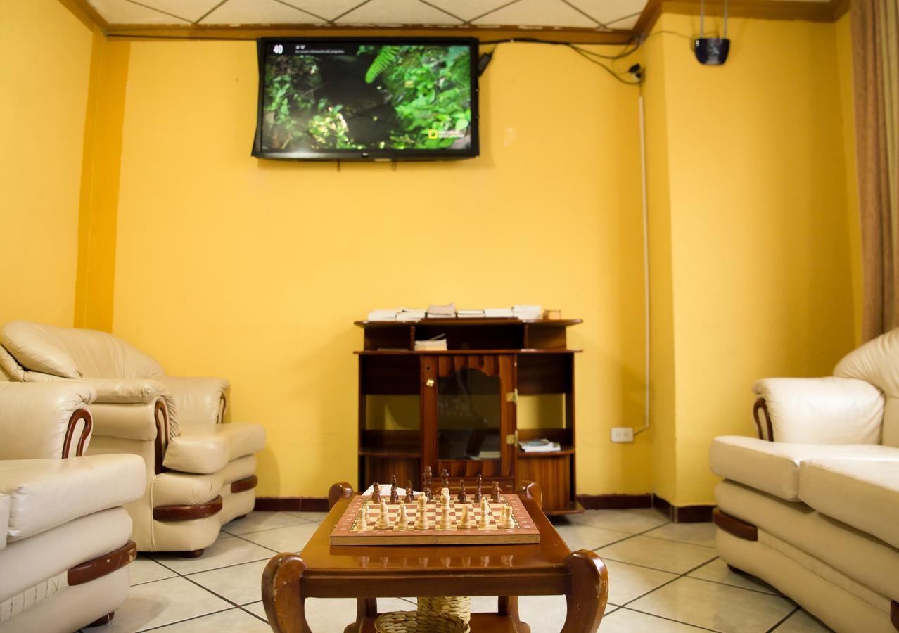 Mashy'S Hostal Otavalo Buitenkant foto